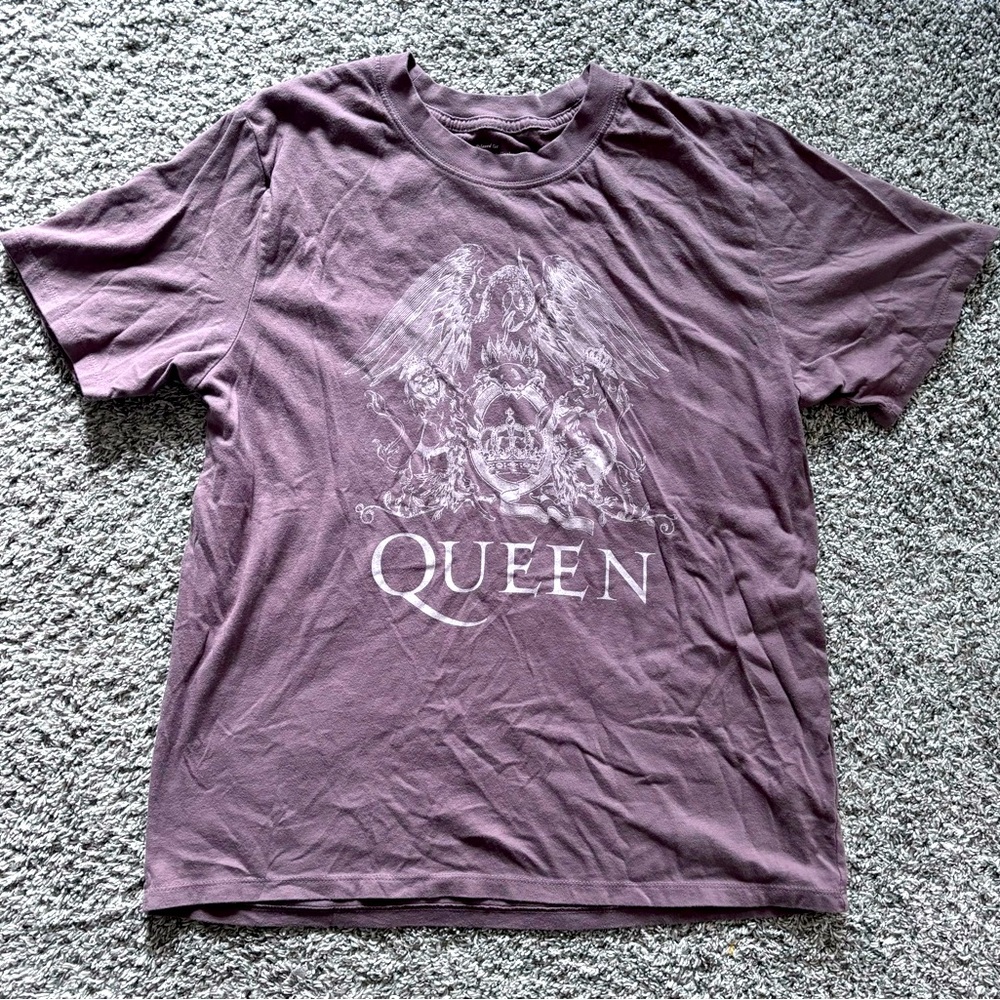Graphic T